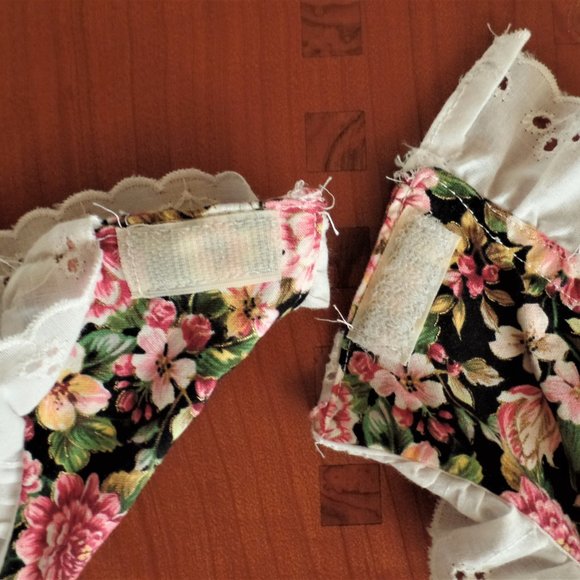 EUC- CUSTOM MADE, VINTAGE LOOK HOSTESS APRON - Picture 6 of 7